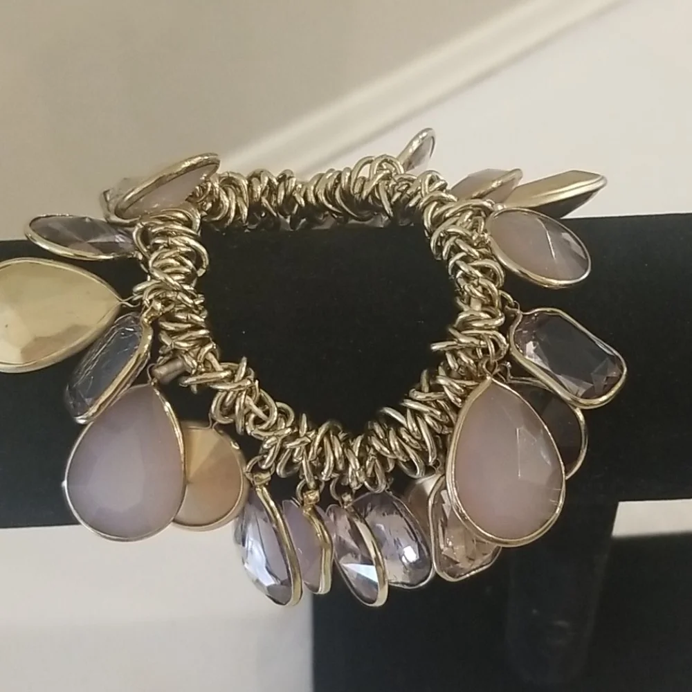 FLASHY BLINGY Gold and Crystal Stretch Bracelet